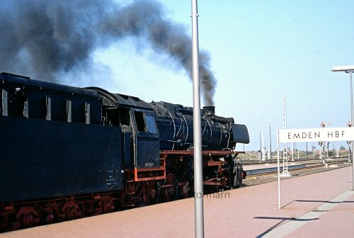 Bahnhof Emden BR 043 326 1977 Dampflok (3)