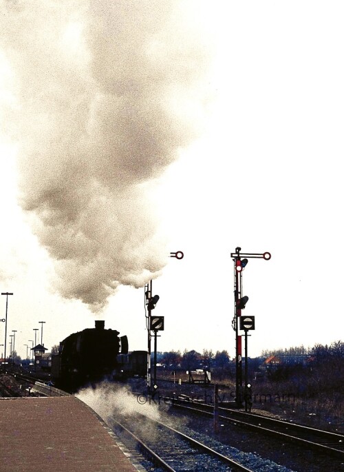 Bahnhof Emden BR 051 654 1975 Dampflok (1)