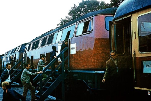 BR 218 BR 221 purpurrot Hamburg Wandsbek GbF Güterbahnhof Fahrzeugschau DB Deutsche Bundesbahn