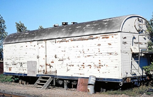 Gedeckter Güterwagen weiß Norddeich Hbf Bahnhof 1977 Bahnhof