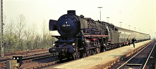 Norddeich Hbf BR 012 BR 12 1975 BahnsteigNorddeich (2)