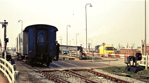 Norddeich Hbf Bahnübergang Schranke 1975 DB Deutsche Bundesbahn Rangieren