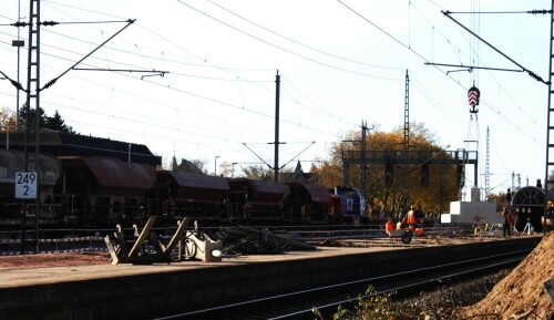 Schwarzenbek_Bahnhof_Modernisierung_2024_Bahnsteigdach_Bau (18)