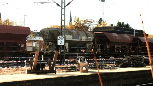 Schwarzenbek_Bahnhof_Modernisierung_2024_Bahnsteigdach_Bau (19)