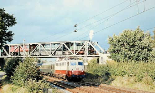 BR_110_rot_TEE_BR_112_E_10.3 Bohmte_Bahnhof_1980