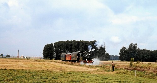Bad_Essen_Bahnhof_1980_Dampfzug_Dampflok_a