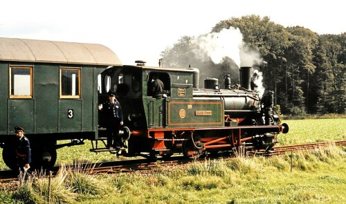 Bad_Essen_Bahnhof_1980_Dampfzug_Dampflok_aa