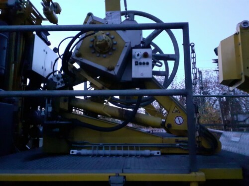 Mercedes_LKW_Zwei_Wege_Fahrzeug_Oberleitung_Montage_Schwarzenbek_Bahnhof_Modernisierung_2024_a (20)