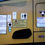 Mercedes_LKW_Zwei_Wege_Fahrzeug_Oberleitung_Montage_Schwarzenbek_Bahnhof_Modernisierung_2024_b-1