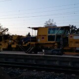 Bauzug_Gleisreinigung_SSP_110_SW_SchotterReinigung_Schwarzenbek_Bahnhof_Modernisierung_2024-2