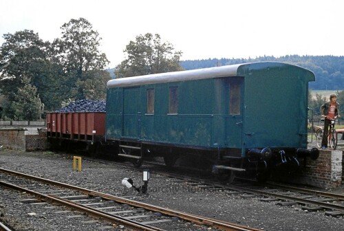 Preußisch_Oldendorf_Bahnhof_1980_Dampfzug_historischer_Zug_a
