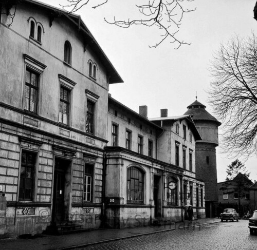 Ahrensburg_Bahnhof_Bahnhofsgebäude_LBE_Lübeck_Büchener_eisenbahngeslleschaft_1963_Bahnhofsumfeld (2)
