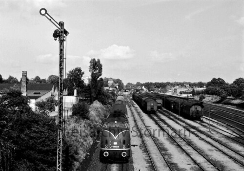 Skandinavien_Express_V_200_BR_220_Ahrensburg_Bahnhof_1960 (1)