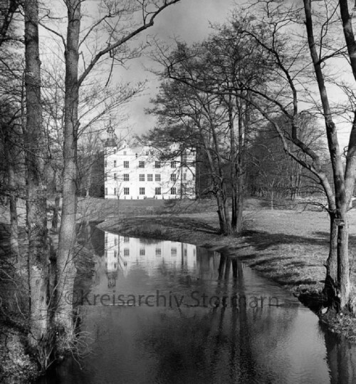b Ahrensburg Schloss 1953 Renovierung (1)