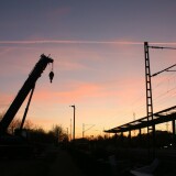 Teleskopkran_Schwarzenbek_Bau_Bahnsteigdach_morgens_20241130-2