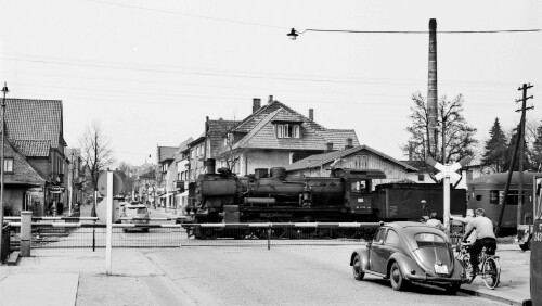 BR 38 DB preußische P 8 LBE Doppelstockwagen DAB 6 Ahrensburg Bahnübergang VW Käfer oval 1958