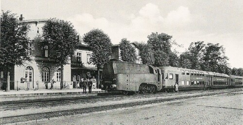 BR 74 stromlinienverkleidet LBE Lübeck Büchener Eisenbahn Bargteheide Bahnhofsgebäude