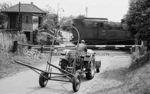 1965 Delingsdorf Bahnübergang BR 78