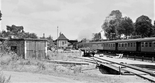 Bargteheide_Bahnhof_Drehscheibe_1964_Umbauwagen_AB_1.Klasse