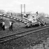 Bargteheide_Bahnhof_Gleisbauarbeiten_1960_Schottermaschine_VT_798_Schienenbus
