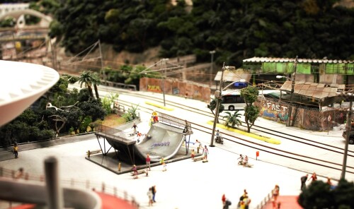 Miniaturwunderland Miwula Brasilien Brasilia in the streets of Rio de Janeiro An der Straßenbahn (1)