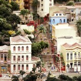Miniaturwunderland_Miwula_Brasilien_Brasilia_in_the_streets_of_Rio__de_Janeiro_Stairway_Art_Treppenkunst-1