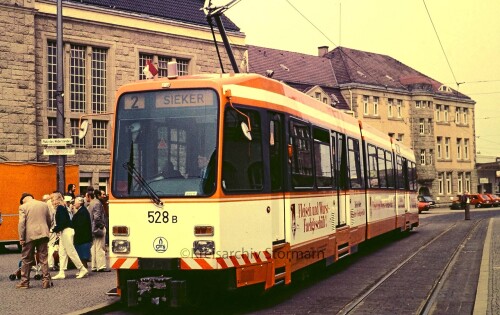 Bielefeld Straßenbahn Sieker Linie 2 Golf 1 I rot 1984 Hauptbahnhof