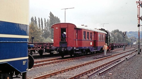 Essen Kupferdreh Bahnhof Lok 5 BR 80 Personenwaggon a