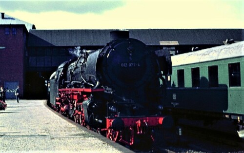 BR 012 077 Lübeck Dampfzug Dampflok Hauptbahnhof 1972