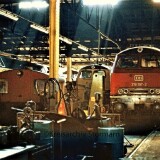 BR_221-146_ozeanblau_BR_218_197_BW_Lubeck_Lokschuppen_Werkstatten_1980