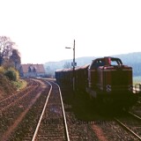 Brochterbeck_Bahnhof_1974_V_132_Guterzug_Einfahrt