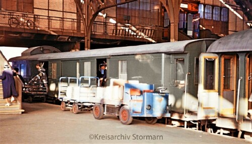 Lübeck Hauptbahnhof Personnenwaggons historisch 1967