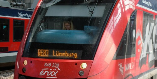 Lübeck Hauptbahnhof Regional Express 20230608 Bahnhofshalle (1)