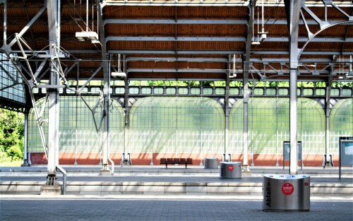 Lübeck Hauptbahnhof Regional Express 20230608 Bahnhofshalle (2)