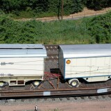 2023_Zirkus_roncalli_Wagen_auf_Zug-2