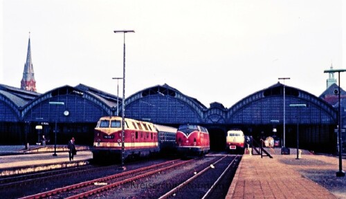 BR 103 BR 220 DR 118 Interzonenzug Lübeck Huptbahnhof Fahrzeugschau show 1972