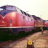 DR_132_BR_220_013_Lubeck_Hauptbahnhof_Zonenzug