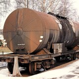 Hutzel_Bahnhof_1975_Prellbock_Tankwagen_Guterwagen