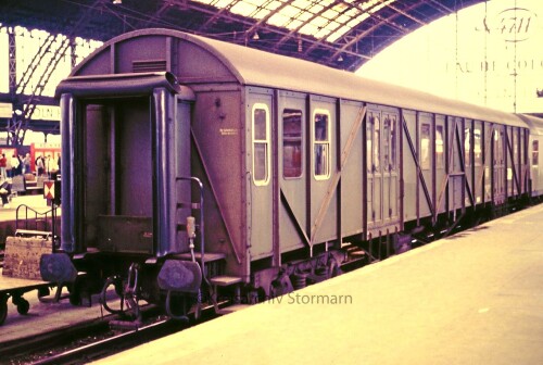 Köln Hauptbahnhof 1985 Gepäckwagen