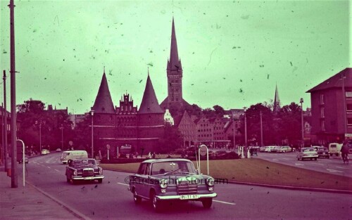 Lübeck 1965 Holstentor Mercedes Spitzflosser Kirche
