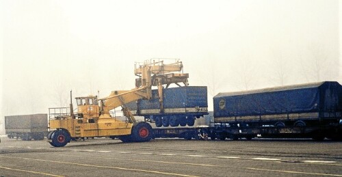 Skandinavienkai Lübeck 1984 Trailerverladung (2)