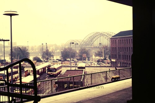 a Köln Hauptbahnhof Hohenzollernbrücke