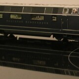 Marklin_Trix_V_200_002_blau_stahlblau_purpurrot_fur_F-Zug_blauer_Enzian_Prototyp_H0-1