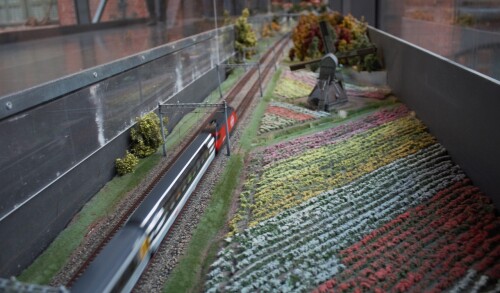 o_Miwula_Miniaturwunderland_Hamburg_Brucke_Strecke_um_die-Welt-4.jpg