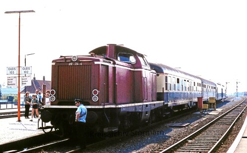 Heide Bahnhof Bahnsteig 102 103 BR 212 Doppelstockwagen DAB 6 LBE Lübeck Büchener Eisenbahn
