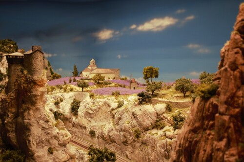 Miniaturwunderland_France_Provence_Lavendel_Felder_Frankreich_MiWuLa_Modellbahn_H0_a-1.jpg