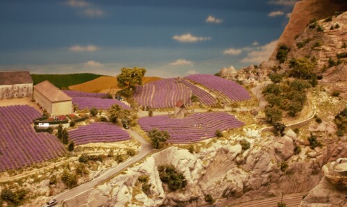 Miniaturwunderland_France_Provence_Lavendel_Felder_Frankreich_MiWuLa_Modellbahn_H0_a-4.jpg
