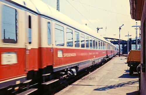 Buckelspeisewagen Panoramawagen Dome Car TEE Trans Europ Express Rheingold 1969 Freiburg Bahnhof