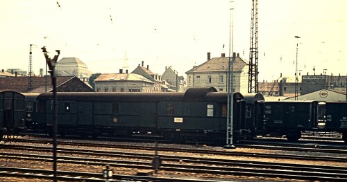 Freiburg Bahnhof 1973 Gepäckwagen