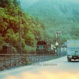 Hollentalbahn_E_44_Hirschsprung_Bahnhof_Signal_Oberleitung_1967-3